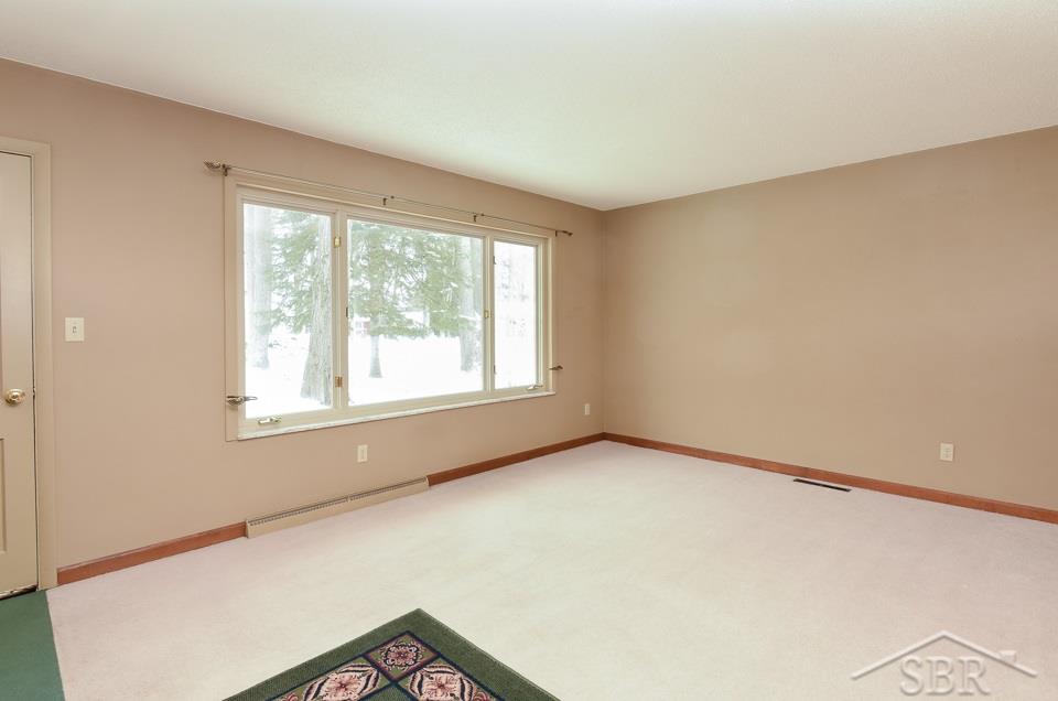 7281 Terry Road Saginaw, MI 48609 - Photo 2 of 17 31338232-1.JPG