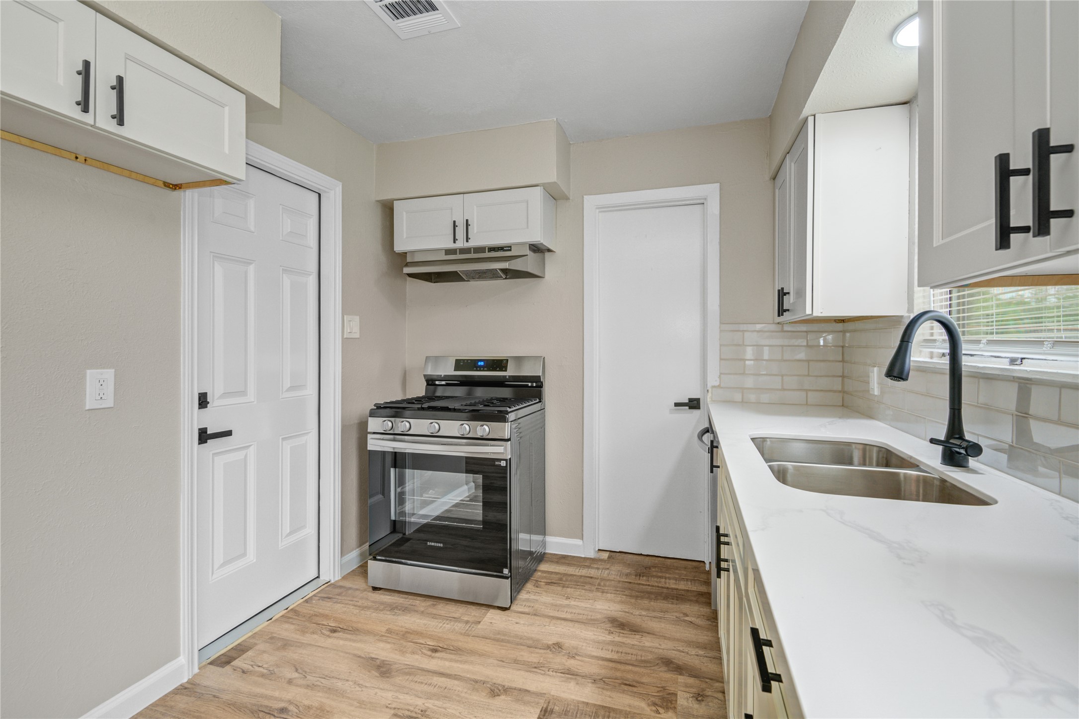 10611 Leitrim Way Houston, TX 77047 - Photo 22 of 28