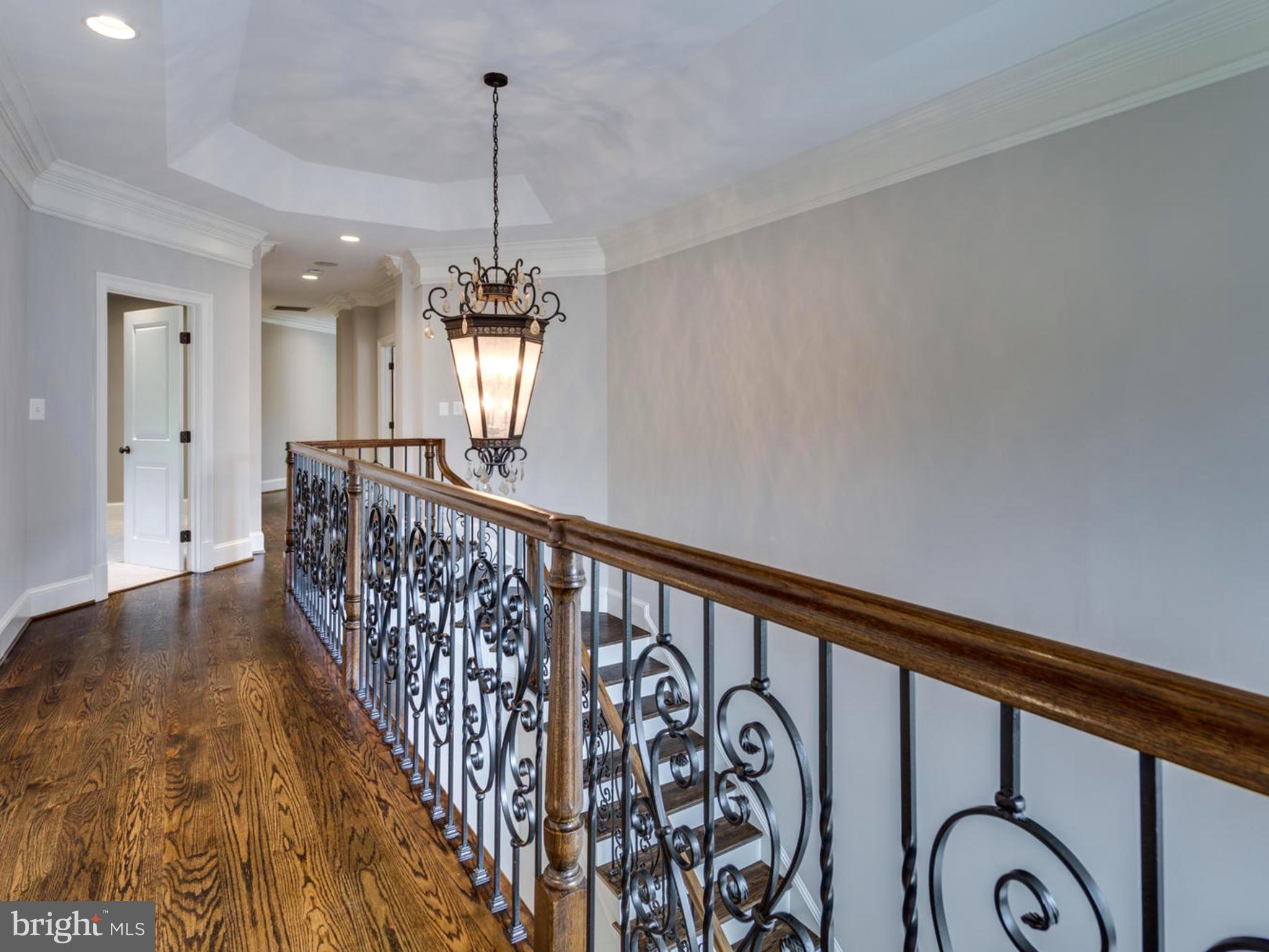 6906 Chelsea Road McLean, VA 22101 - Photo 19 of 25 a view of a hallway with entryway