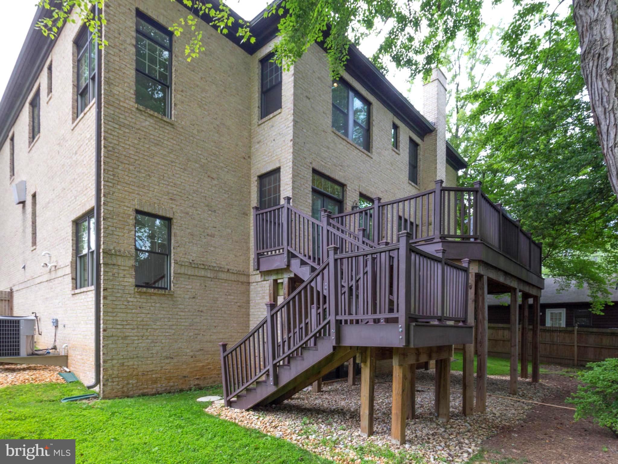 6906 Chelsea Road McLean, VA 22101 - Photo 24 of 25 a view of a house with backyard and porch