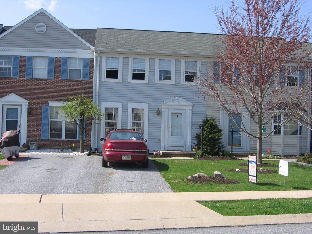 21 Brookfield Road Lititz, PA 17543 - Photo 1 of 6