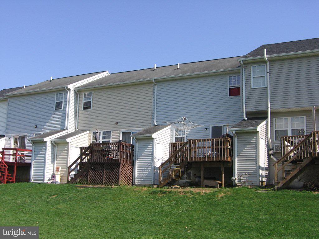 21 Brookfield Road Lititz, PA 17543 - Photo 3 of 6