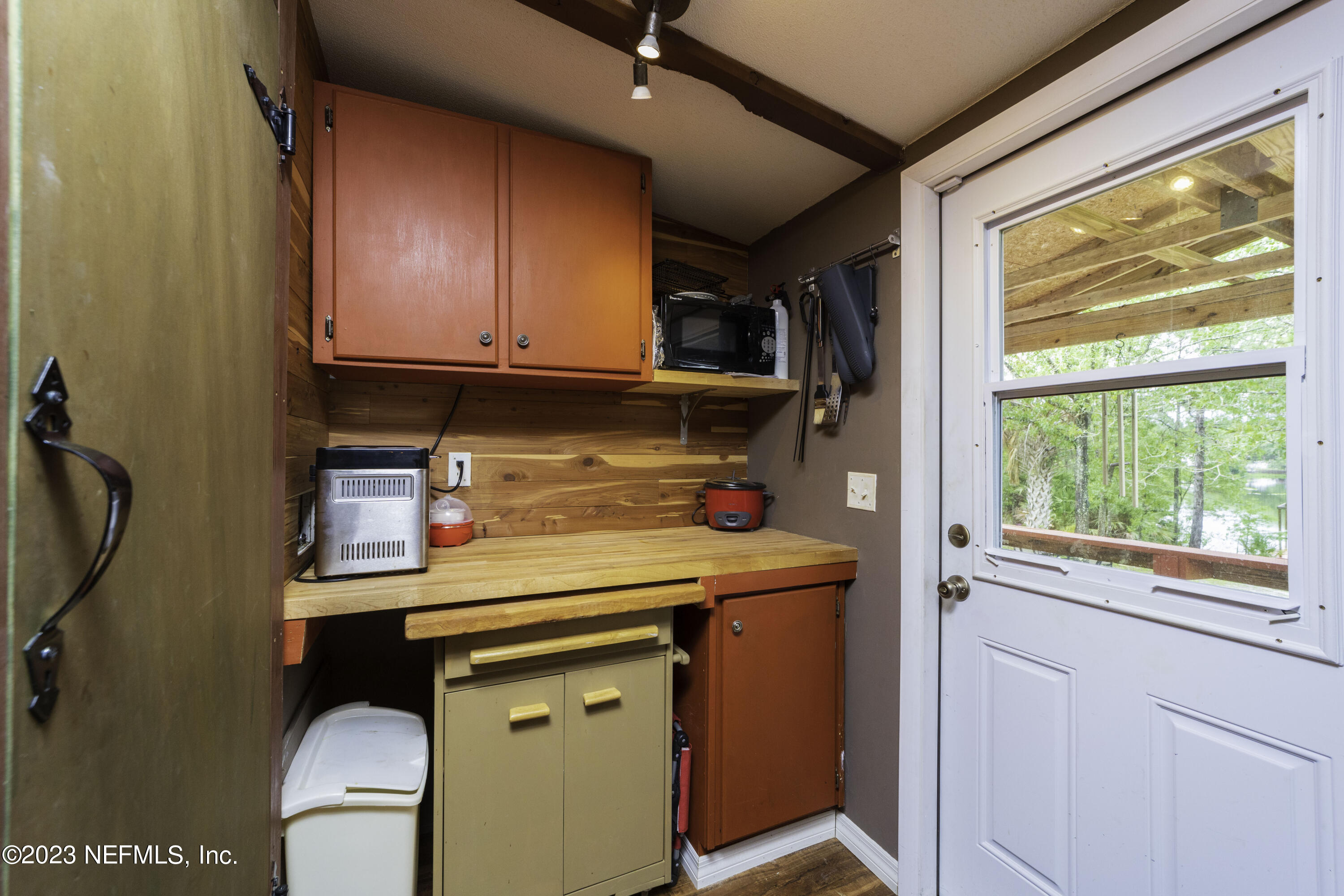 103 Long Branch Court Interlachen, FL 32148 - Photo 28 of 54 a utility room with dryer and washer