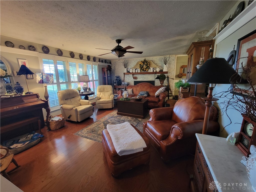2887 Dayton Springfield Road Springfield, OH 45506 - Photo 12 of 27