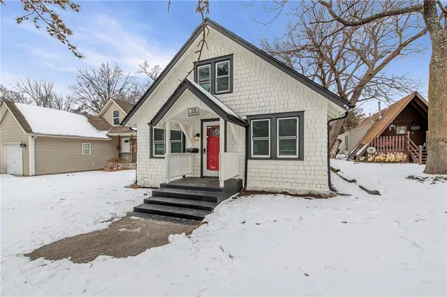 $324,990 | 18 West 79 Terrace, Kansas City, MO 64114