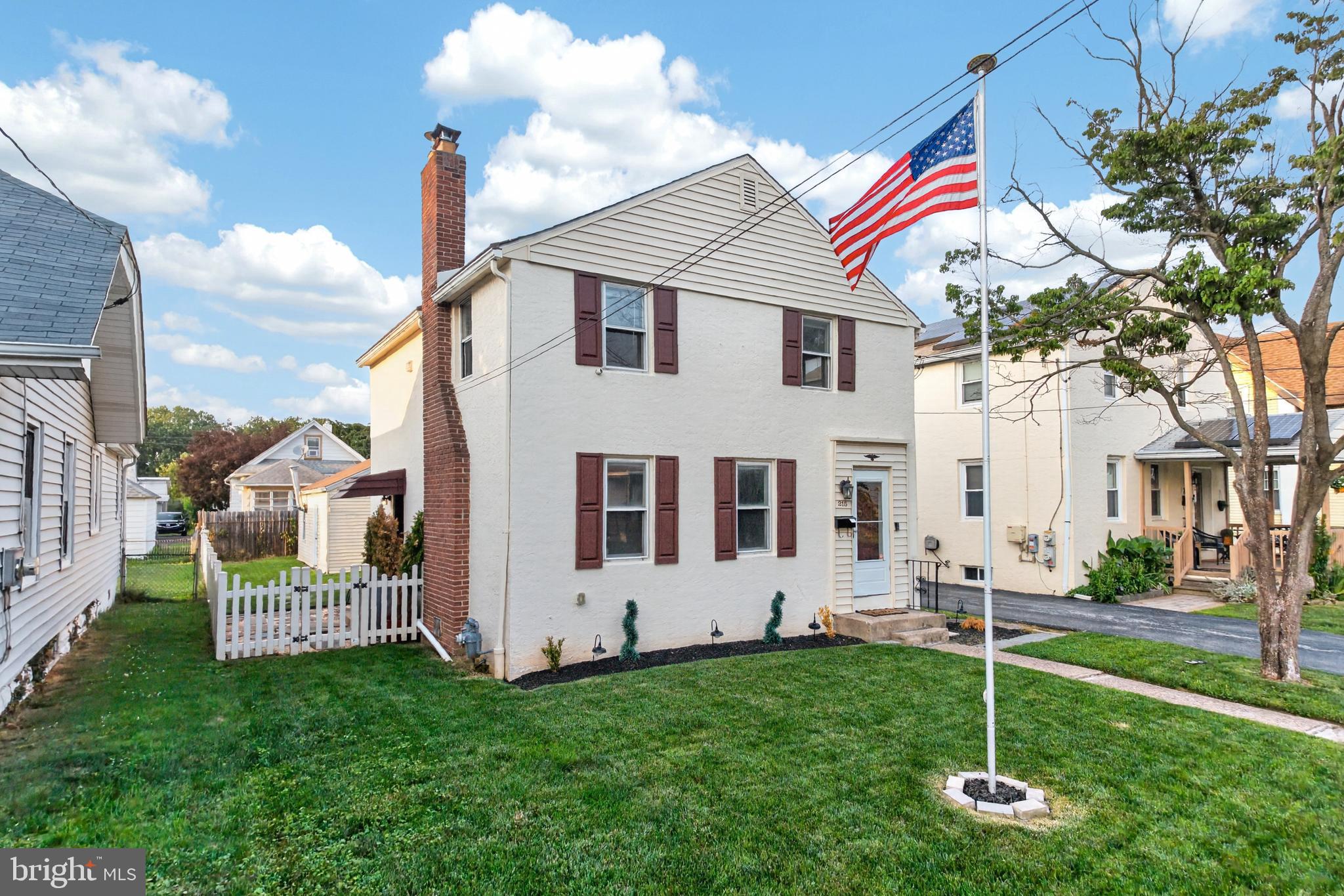 215 Ash Road Wallingford, PA 19086 - Photo 2 of 45