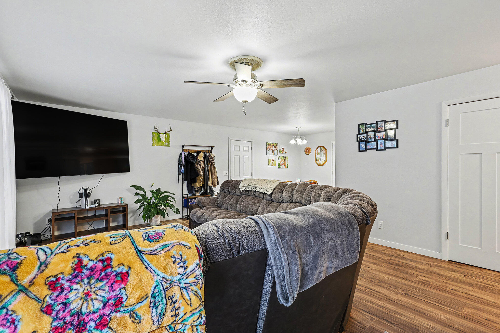 126 South Brooks Road Muskegon, MI 49442 - Photo 4 of 19 004_file_674