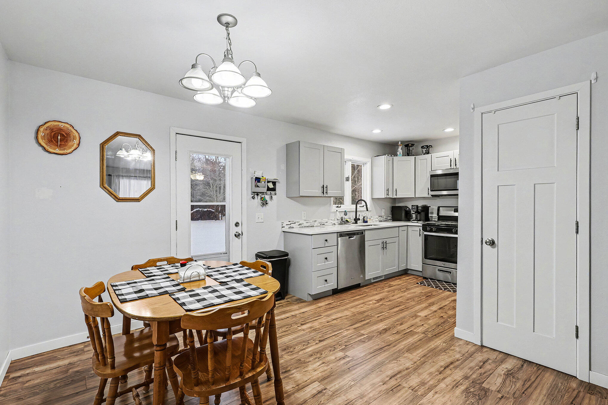 126 South Brooks Road Muskegon, MI 49442 - Photo 8 of 19 008_file_602