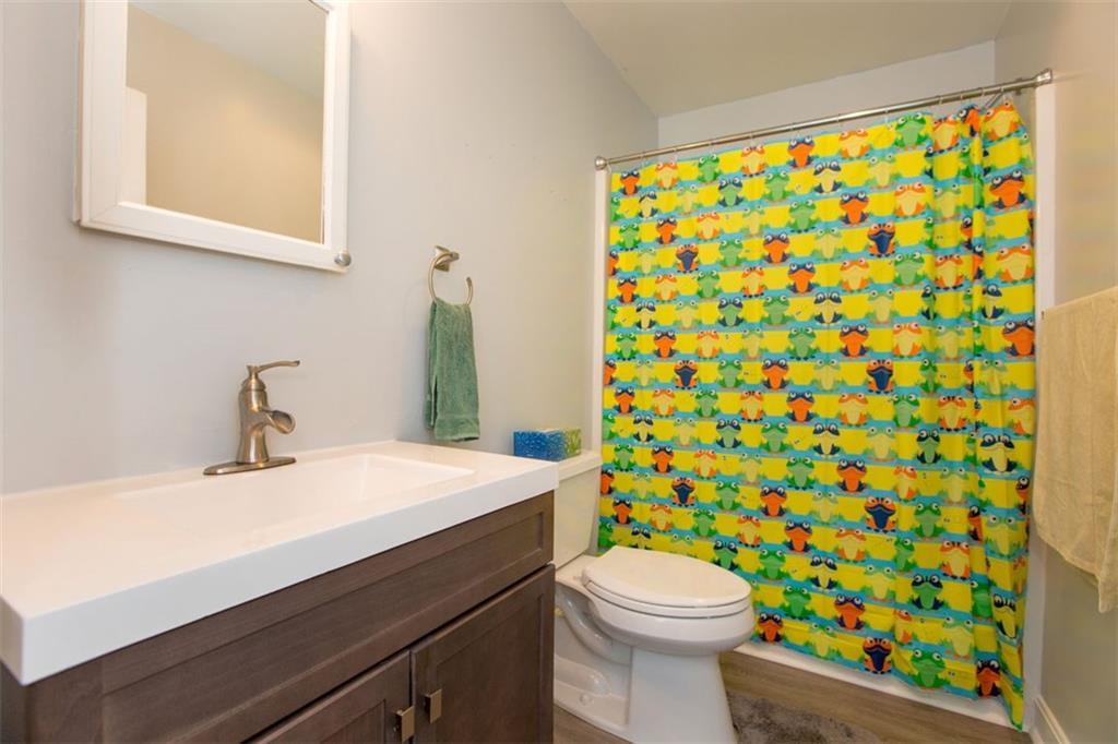 9 Sheridan Road Bath, ME 04530 - Photo 19 of 29 Nicely updated full bath.