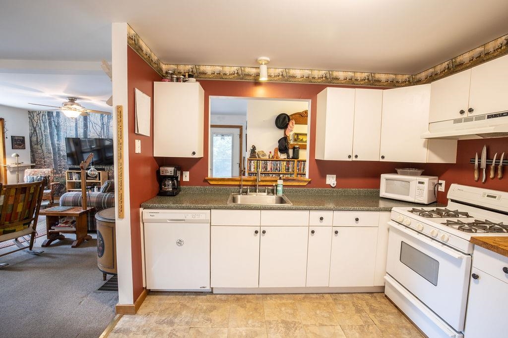 19 Caverly Point Road Tuftonboro, NH 03853 - Photo 7 of 20 Gallery Image 7