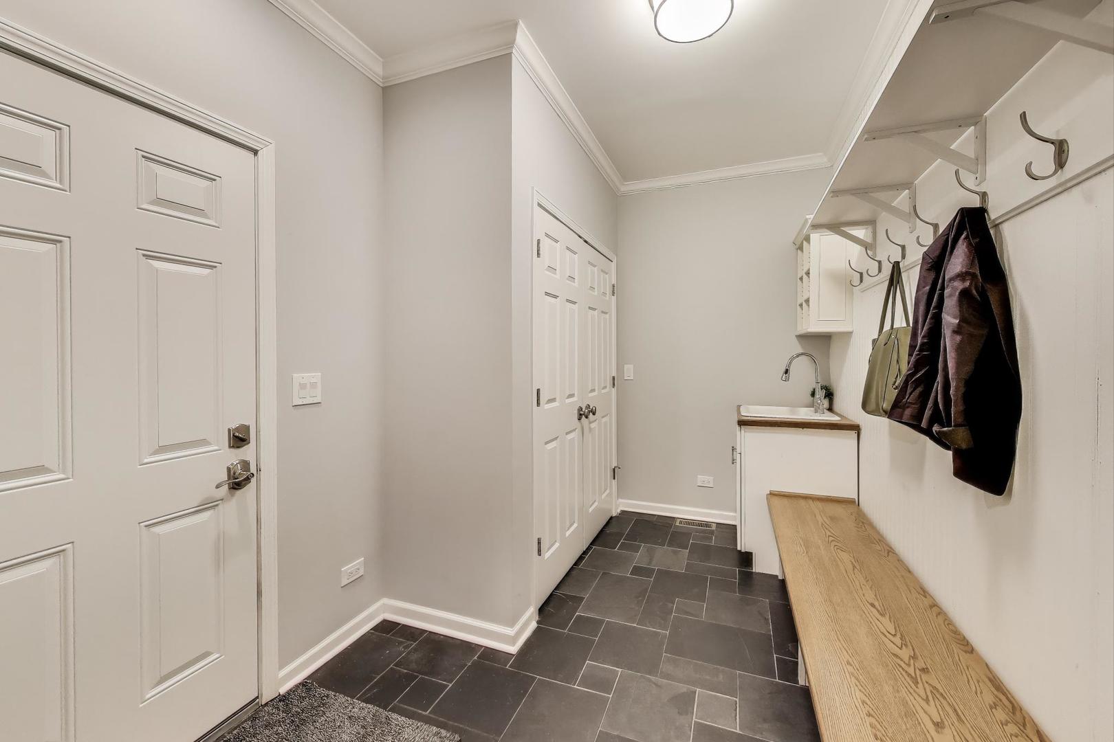 455 Sunset Ridge Road Northfield, IL 60093 - Photo 31 of 47 a view of a walk in closet