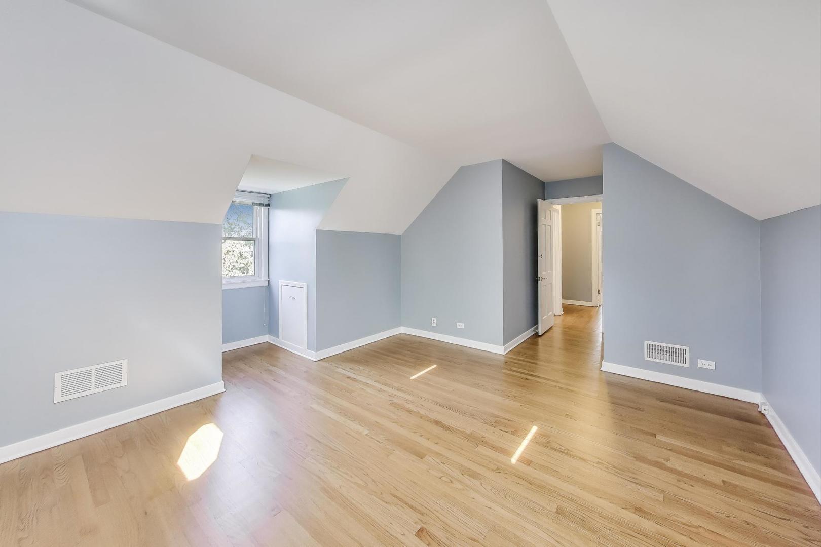 455 Sunset Ridge Road Northfield, IL 60093 - Photo 37 of 47 a view of empty room with wooden floor
