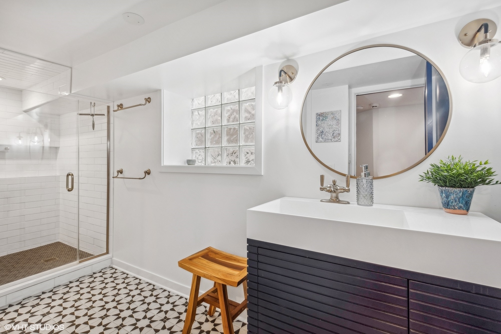 3408 North Ridgeway Avenue Chicago, IL 60618 - Photo 24 of 32 Gallery Image 24