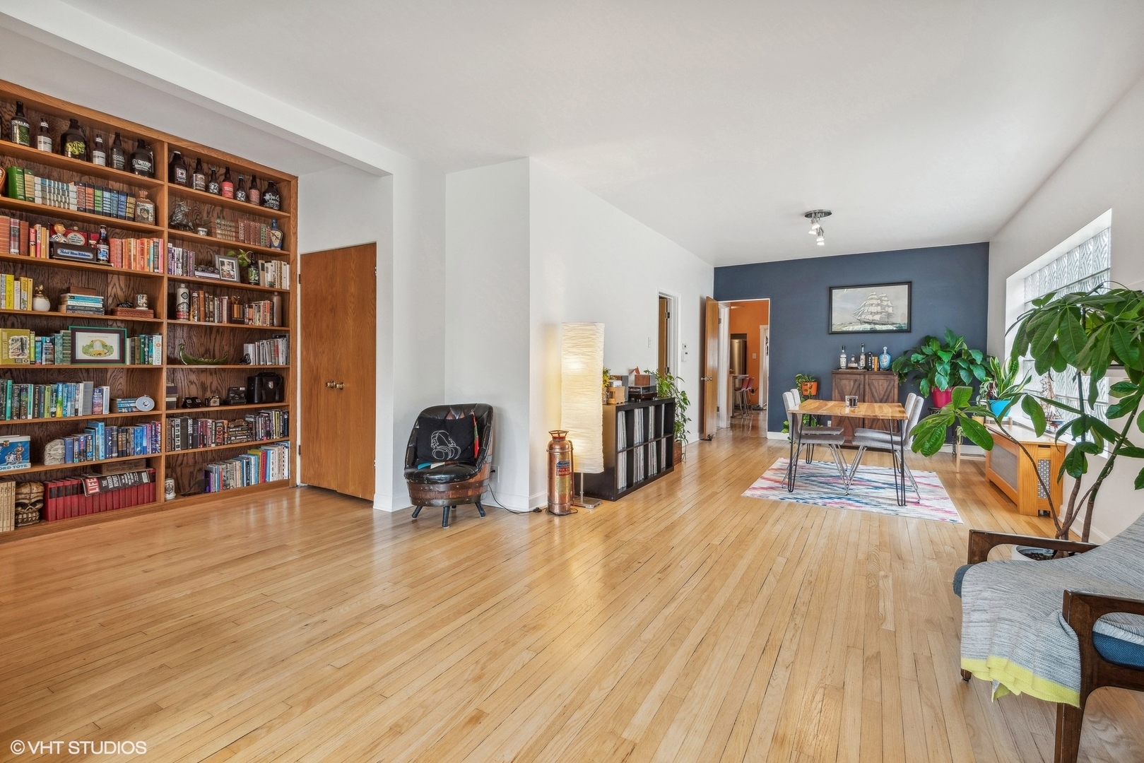 3408 North Ridgeway Avenue Chicago, IL 60618 - Photo 5 of 32 Gallery Image 5