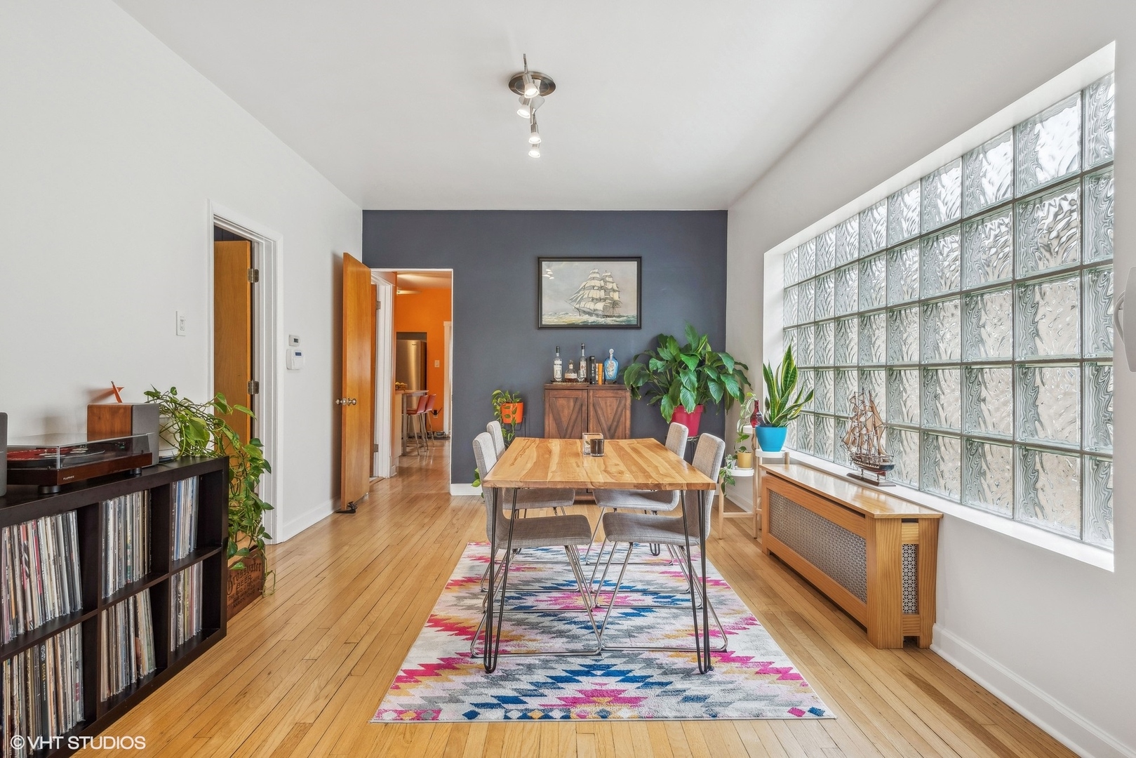 3408 North Ridgeway Avenue Chicago, IL 60618 - Photo 6 of 32 Gallery Image 6