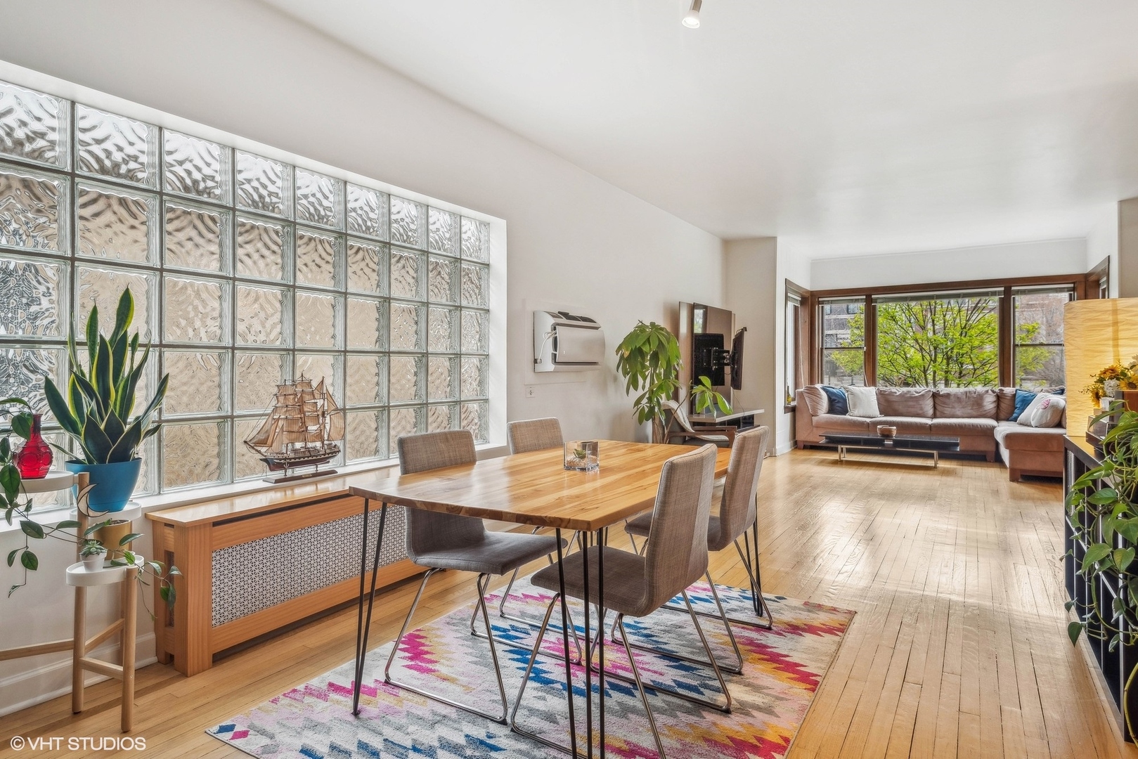 3408 North Ridgeway Avenue Chicago, IL 60618 - Photo 7 of 32 Gallery Image 7
