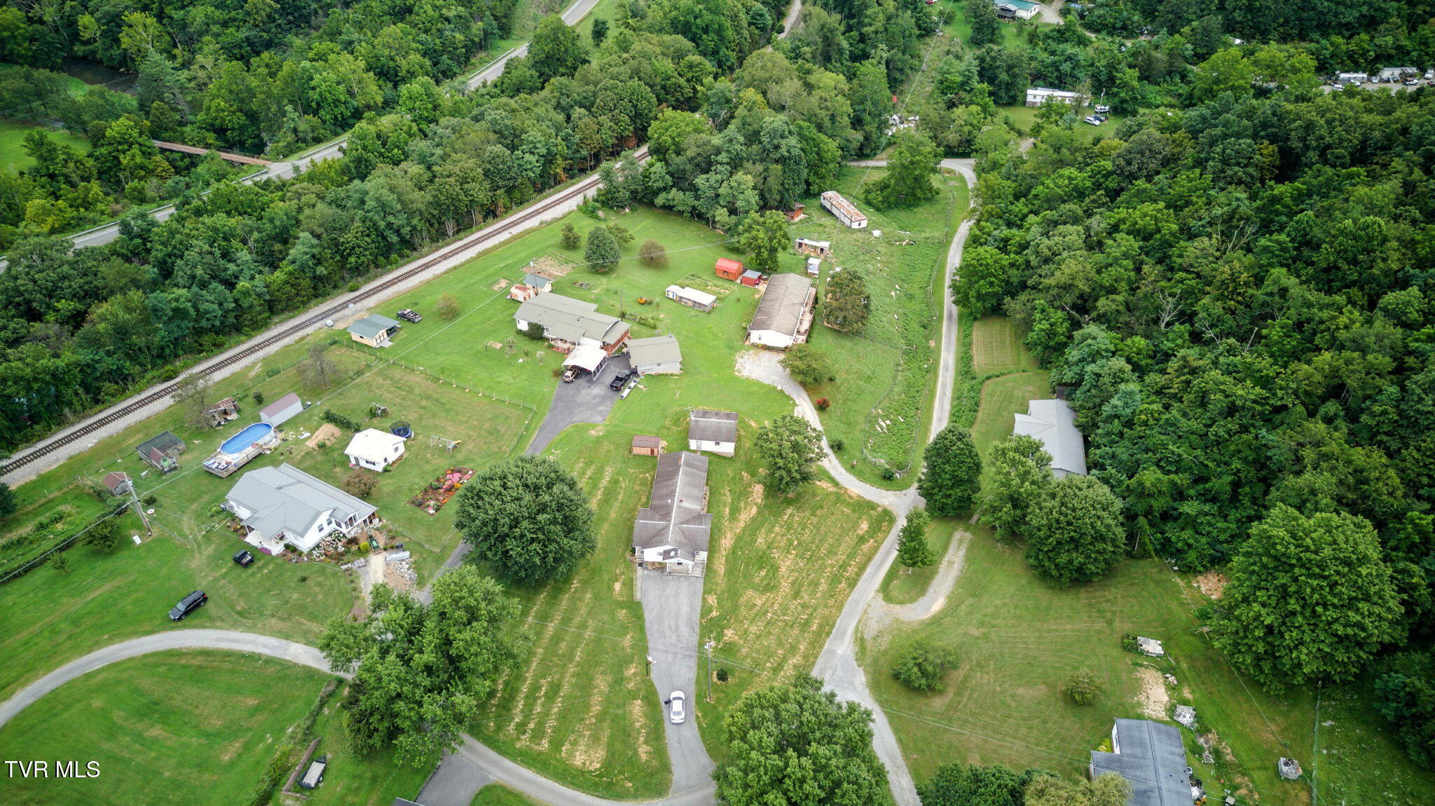 220 Gillispie Road Pounding Mill, VA 24637 - Photo 5 of 34 5