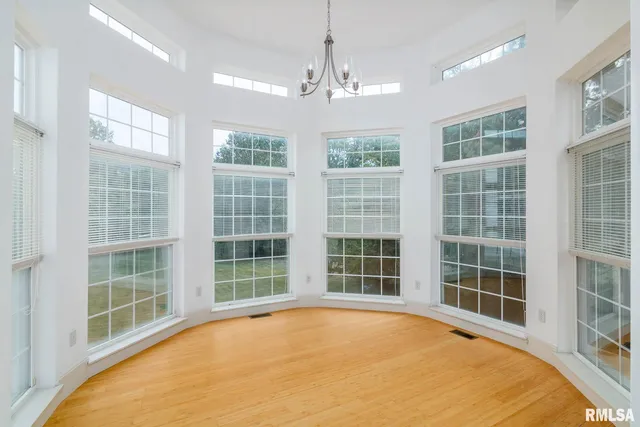 $840,000 | 12 Clearlake Drive, Centralia, IL 62801