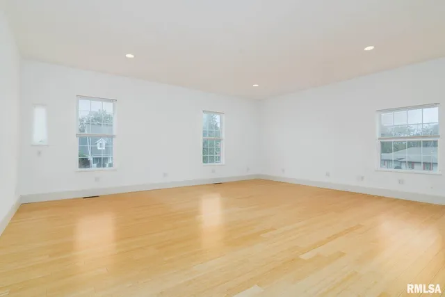 $840,000 | 12 Clearlake Drive, Centralia, IL 62801