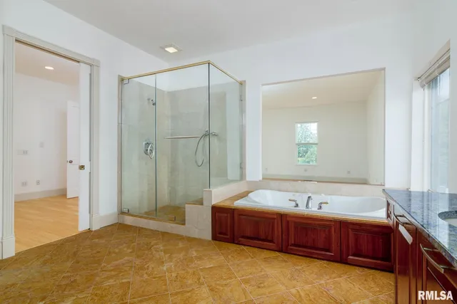 $840,000 | 12 Clearlake Drive, Centralia, IL 62801