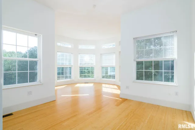 $840,000 | 12 Clearlake Drive, Centralia, IL 62801