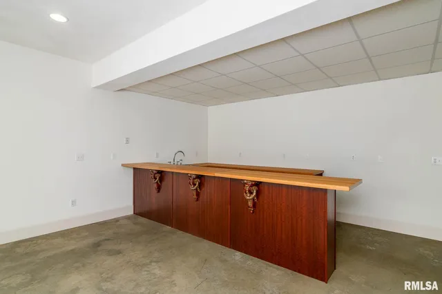 $840,000 | 12 Clearlake Drive, Centralia, IL 62801