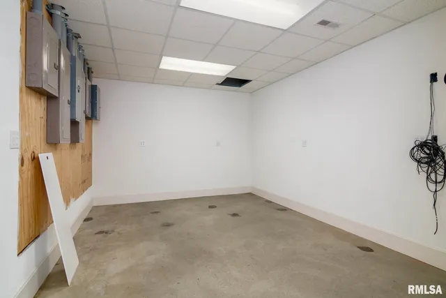 $840,000 | 12 Clearlake Drive, Centralia, IL 62801