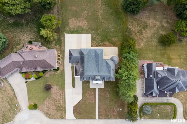 $840,000 | 12 Clearlake Drive, Centralia, IL 62801