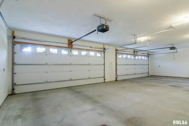 $840,000 | 12 Clearlake Drive, Centralia, IL 62801