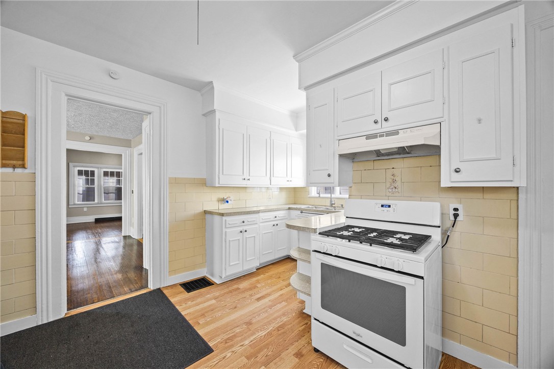 35 Woodlawn Street Rochester, NY 14607 - Photo 13 of 45