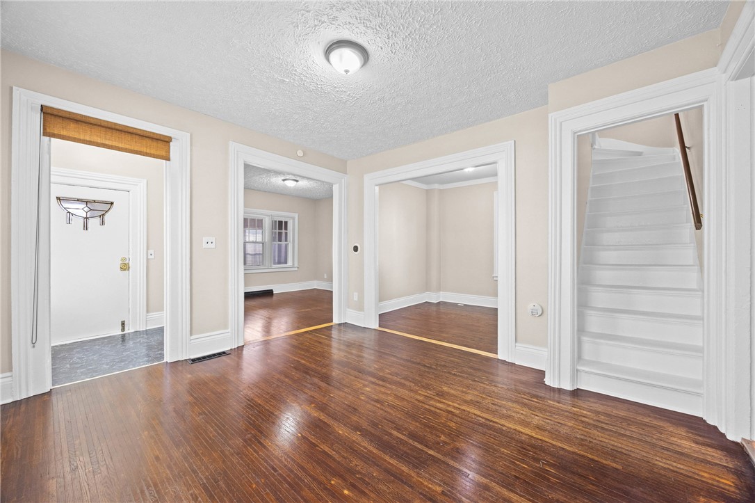 35 Woodlawn Street Rochester, NY 14607 - Photo 7 of 45
