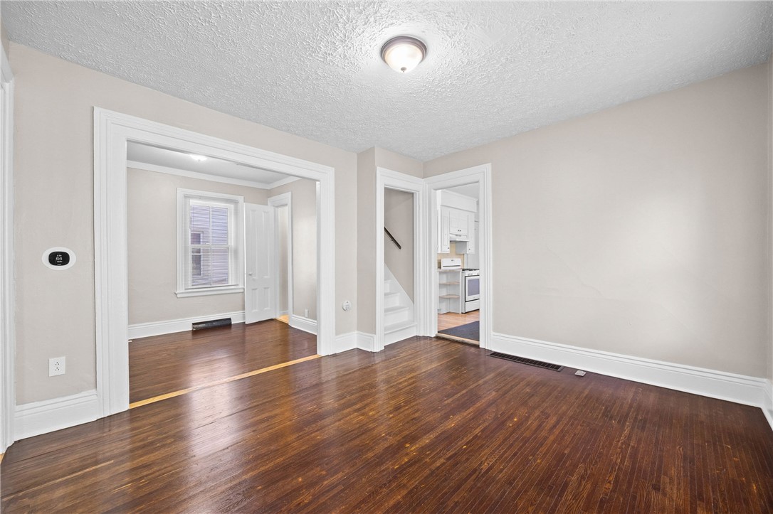 35 Woodlawn Street Rochester, NY 14607 - Photo 8 of 45