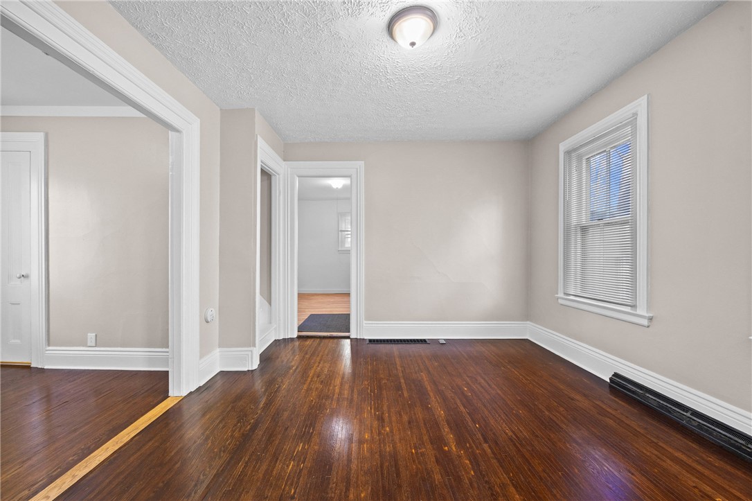 35 Woodlawn Street Rochester, NY 14607 - Photo 9 of 45