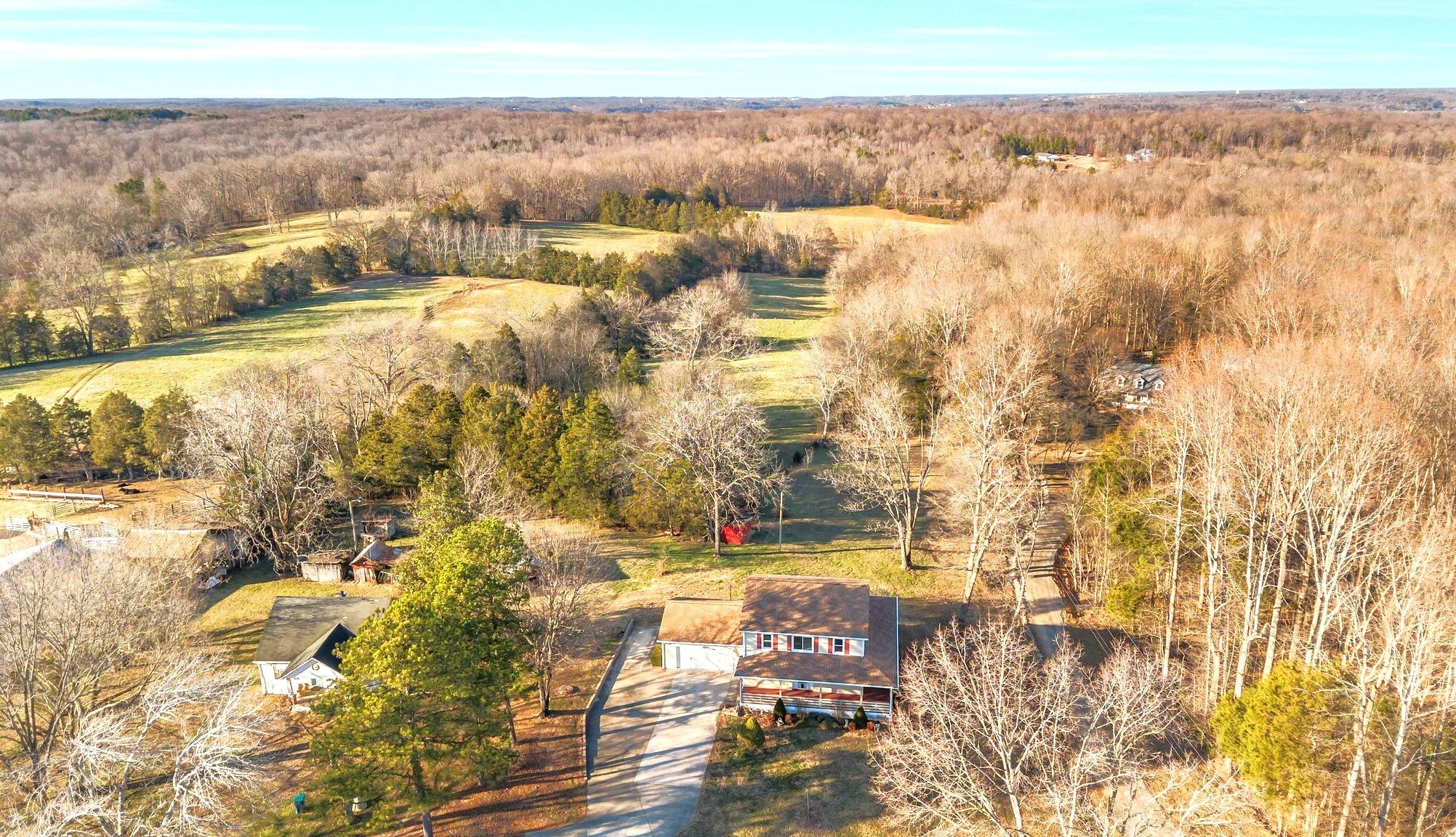 739 Salem Ridge Road Clarksville, TN 37040 - Photo 20 of 22 a view of city and ocean