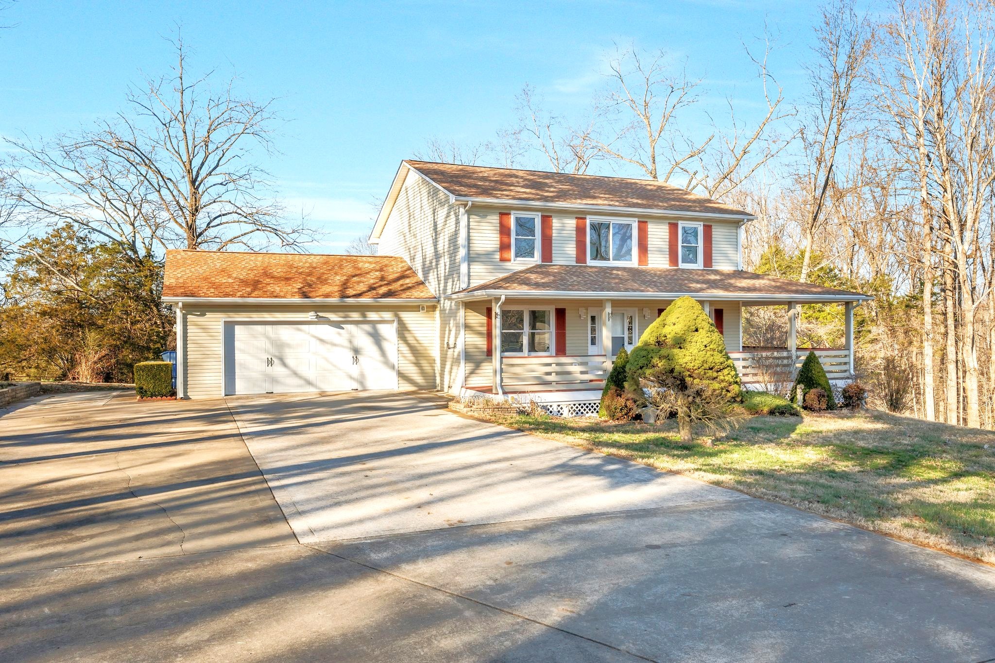 739 Salem Ridge Road Clarksville, TN 37040 - Photo 2 of 22 a view of a building with a outdoor space