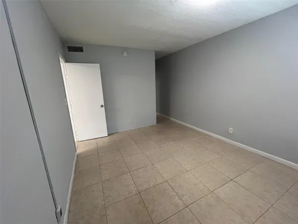 $200,000 | 751 Pine Drive, Unit 101, Pompano Beach, FL 33060
