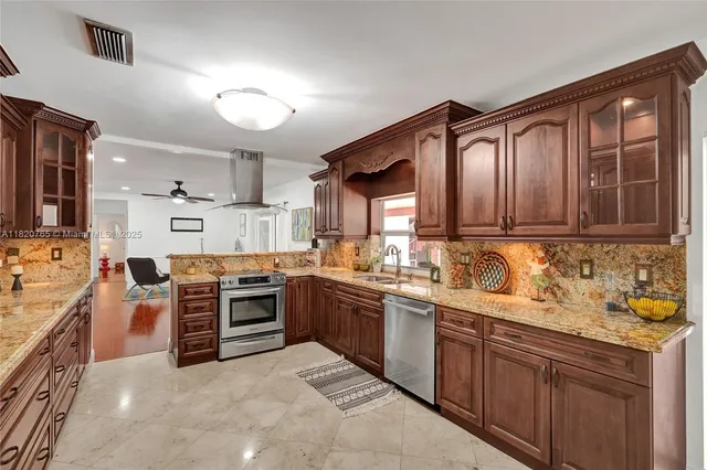 $7,000 | 7360 Southwest 120th Street, Pinecrest, FL 33156