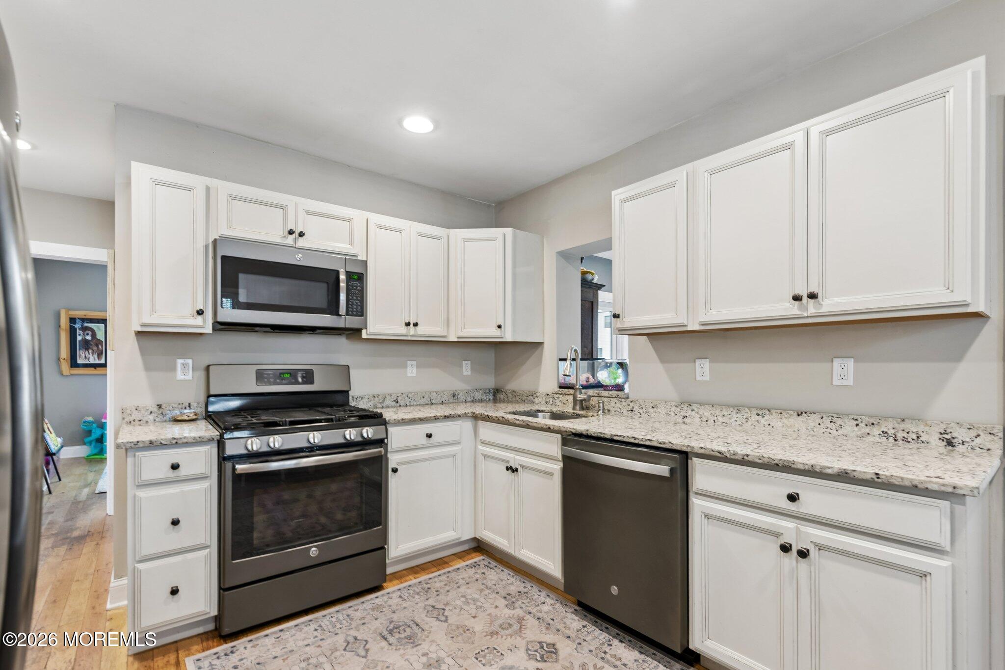 2412 Willow Street Point Pleasant, NJ 08742 - Photo 17 of 46 019