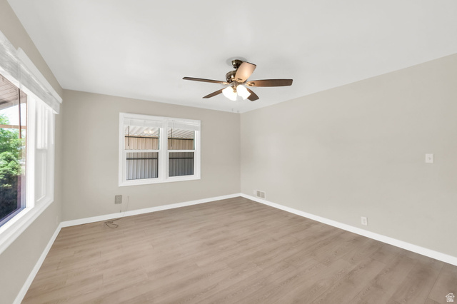 565 East 400 South Clearfield, UT 84015 - Photo 4 of 23