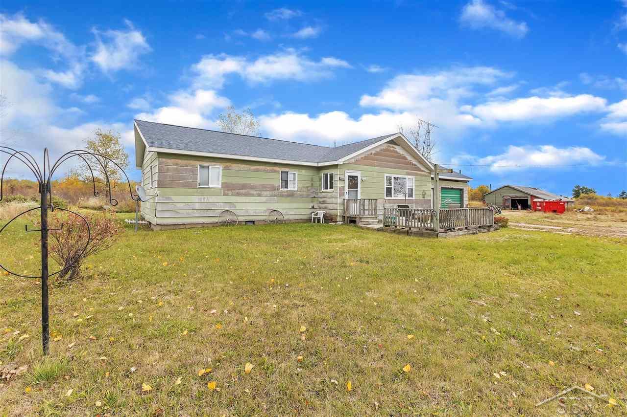 5615 Krawczyk Road Pinconning, MI 48650 - Photo 15 of 19