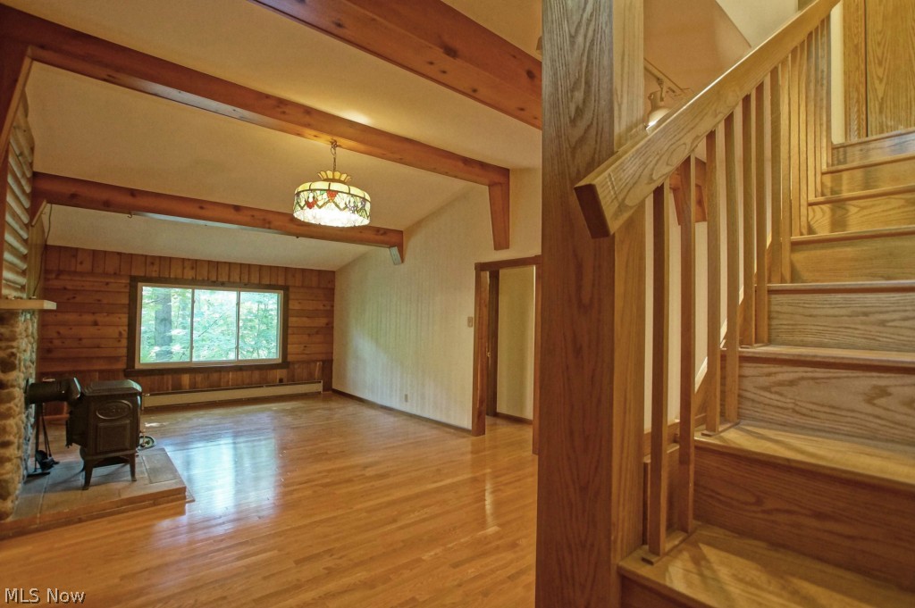 12154 Concord Hambden Road Painesville, OH 44077 - Photo 4 of 25 Living Rm