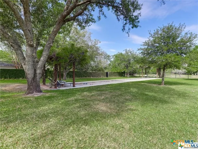 $3,400,000 | 208 Creekridge Drive, Victoria, TX 77904