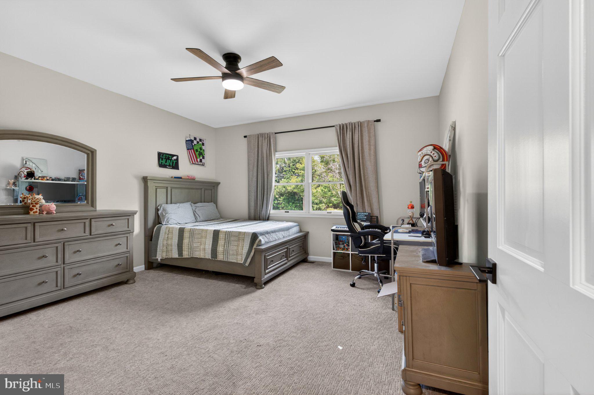 836 Hardingville Road Monroeville, NJ 08343 - Photo 32 of 57 Third bedroom.