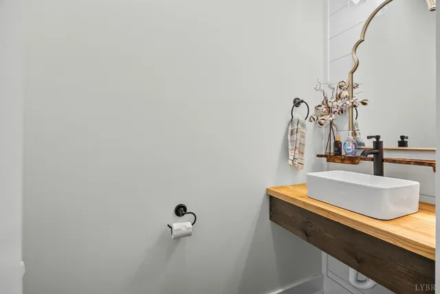 $835,000 | 1101 Foxfire Lane, Bedford, VA 24523