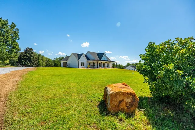 $835,000 | 1101 Foxfire Lane, Bedford, VA 24523