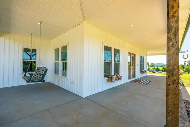 $835,000 | 1101 Foxfire Lane, Bedford, VA 24523