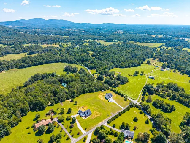 $835,000 | 1101 Foxfire Lane, Bedford, VA 24523
