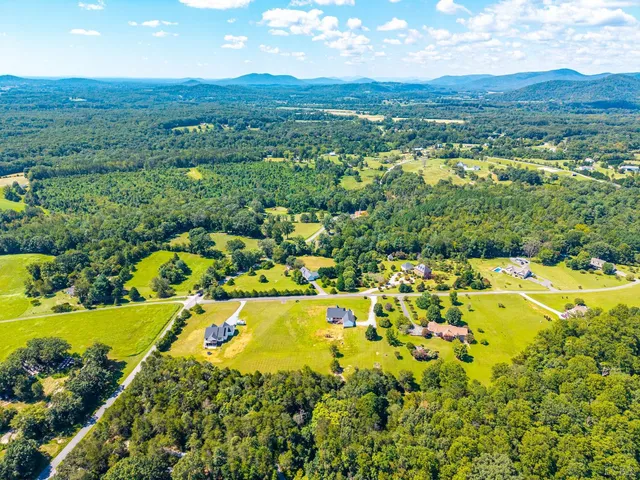 $835,000 | 1101 Foxfire Lane, Bedford, VA 24523