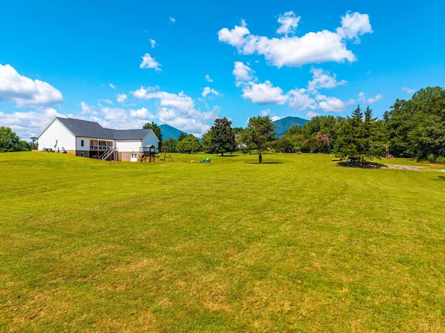 $835,000 | 1101 Foxfire Lane, Bedford, VA 24523