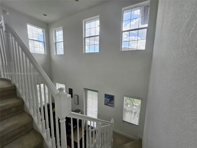 a view of an entryway with workspace